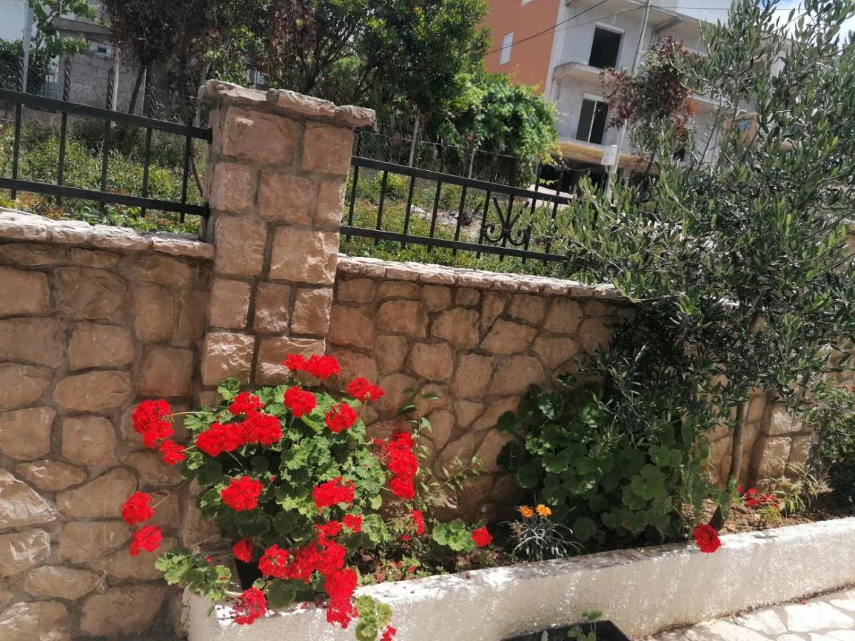 Apartmani Lux Sea Utjeha Εξωτερικό φωτογραφία