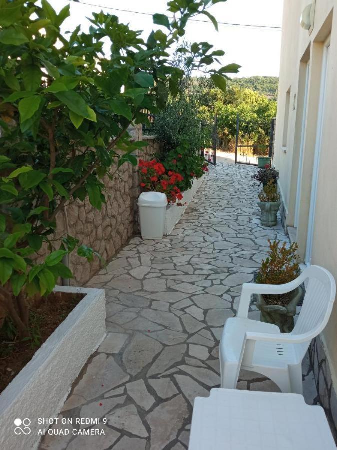 Apartmani Lux Sea Utjeha Εξωτερικό φωτογραφία